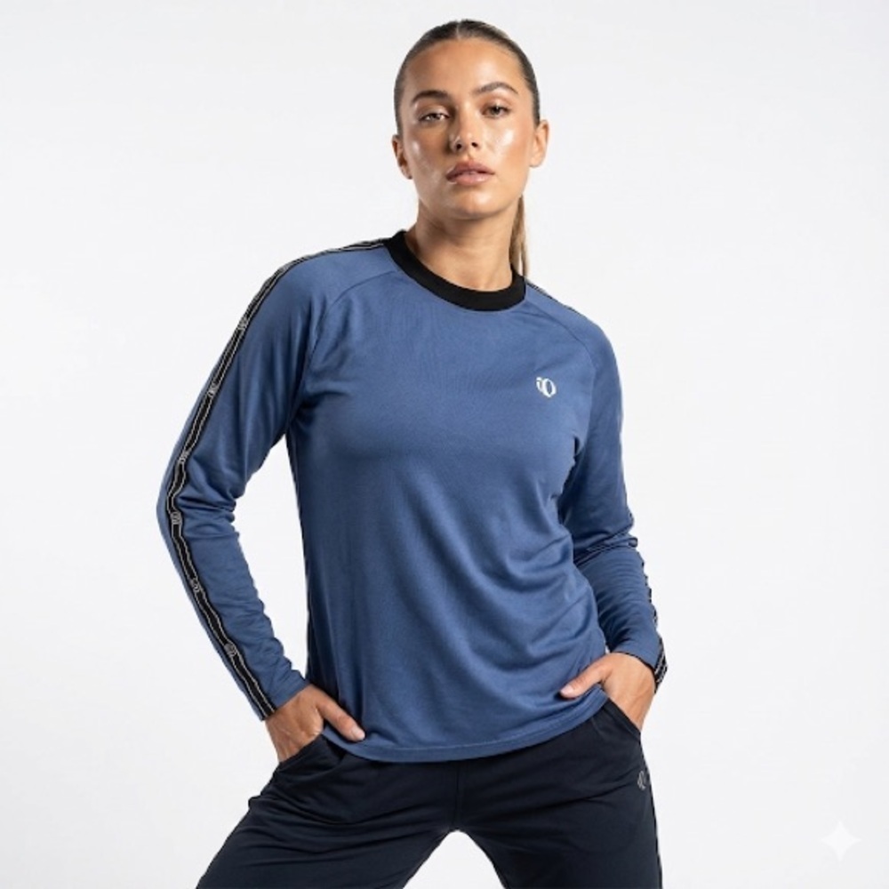 Pearl Izumi Women's Navy Long Sleeve Tee